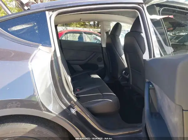7SAYGDEE3RF037846 2024 TESLA MODEL Y - Image 8