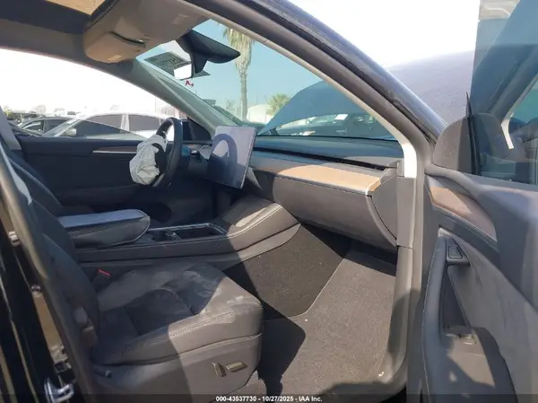 7SAYGDEE3RF063296 2024 TESLA MODEL Y - Image 8