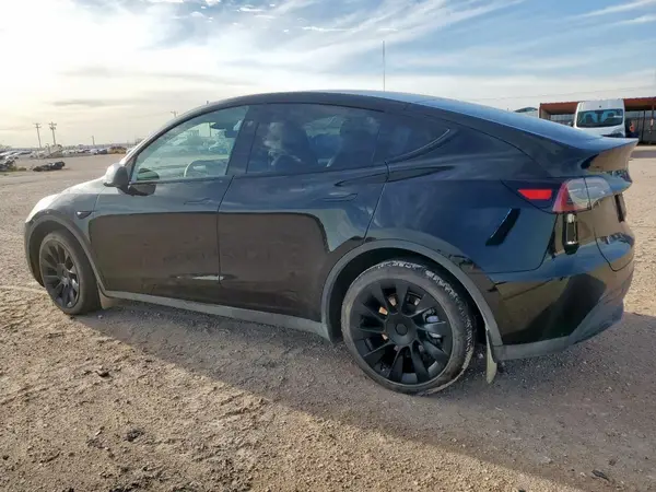 7SAYGDEE3RF065498 2024 TESLA MODEL Y - Image 2