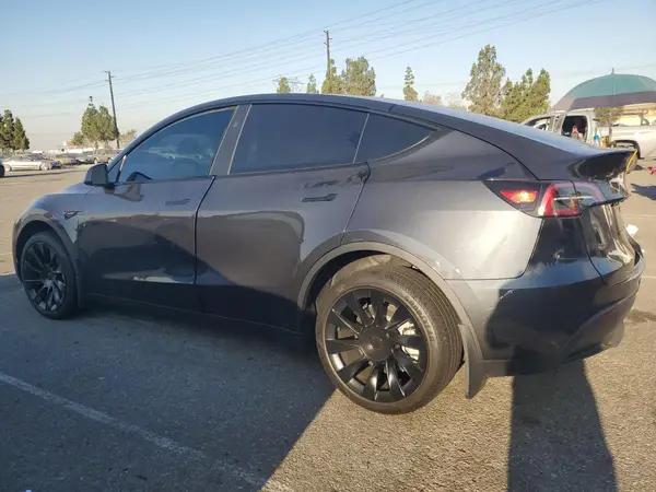 7SAYGDEE3RF066375 2024 TESLA MODEL Y - Image 2