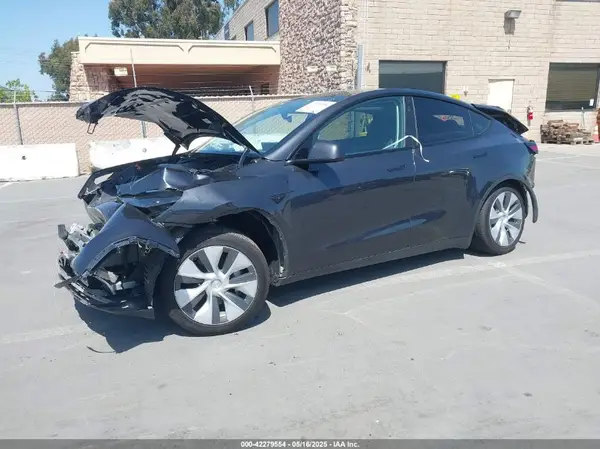 7SAYGDEE3RF070846 2024 TESLA MODEL Y - Image 2