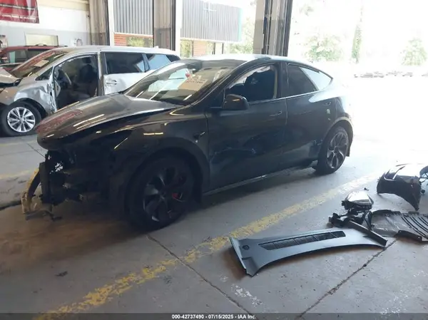7SAYGDEE3RF074508 2024 TESLA MODEL Y - Image 2
