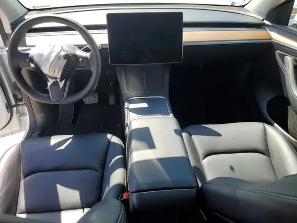 7SAYGDEE3RF076470 2024 TESLA MODEL Y - Image 8