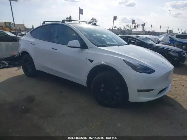 7SAYGDEE3RF079790 2024 TESLA MODEL Y - Image 1