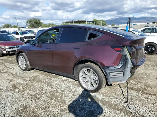 7SAYGDEE3RF084617 2024 TESLA MODEL Y - Image 2