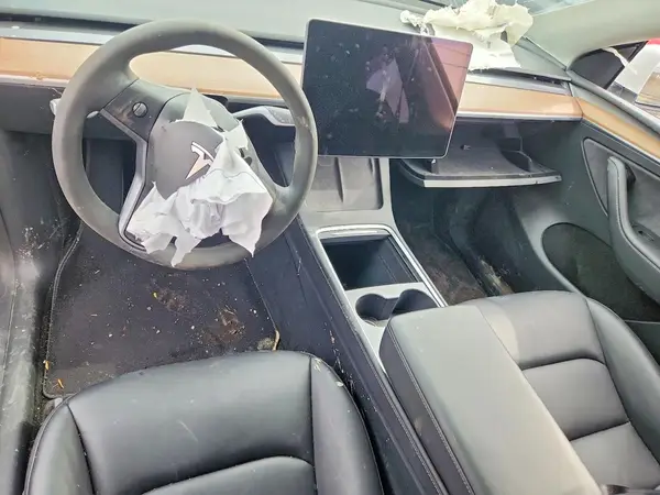 7SAYGDEE3RF109676 2024 TESLA MODEL Y - Image 8