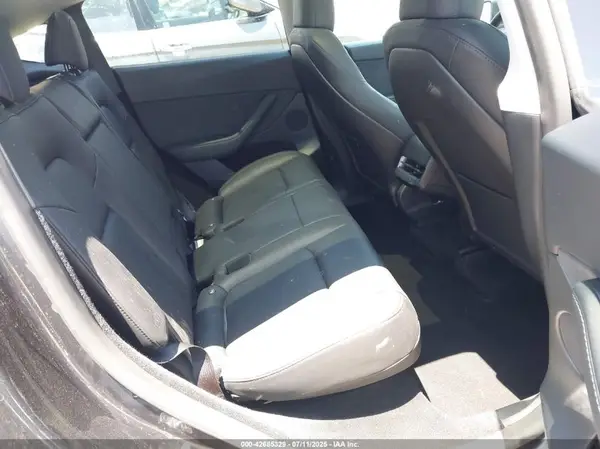 7SAYGDEE3RF114196 2024 TESLA MODEL Y - Image 8