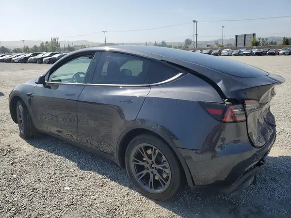 7SAYGDEE3RF121102 2024 TESLA MODEL Y - Image 2