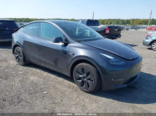 7SAYGDEE3RF152964 2024 TESLA MODEL Y - Image 1