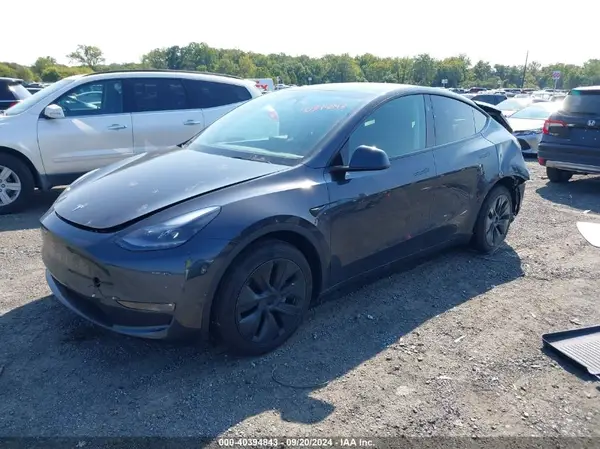 7SAYGDEE3RF152964 2024 TESLA MODEL Y - Image 2