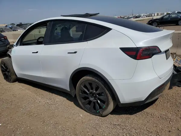 7SAYGDEE3RF154326 2024 TESLA MODEL Y - Image 2