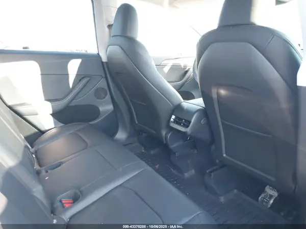 7SAYGDEE3RF160174 2024 TESLA MODEL Y - Image 8