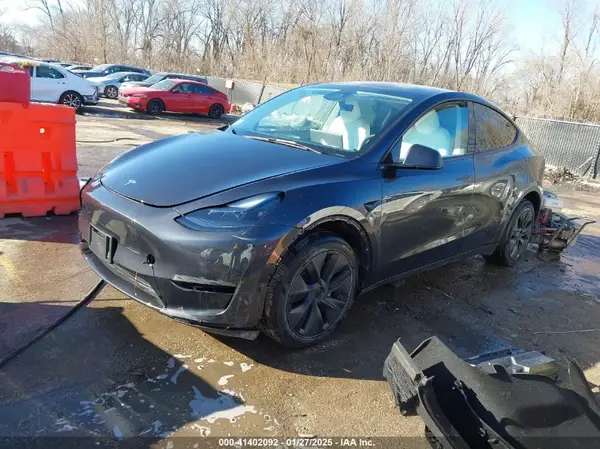 7SAYGDEE3RF164712 2024 TESLA MODEL Y - Image 2