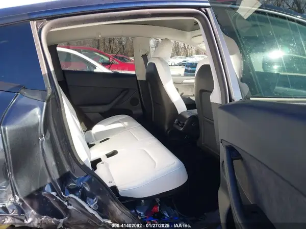 7SAYGDEE3RF164712 2024 TESLA MODEL Y - Image 8