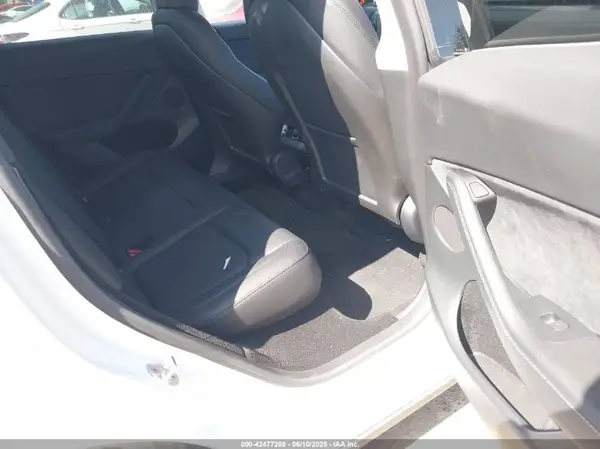 7SAYGDEE3RF166962 2024 TESLA MODEL Y - Image 8
