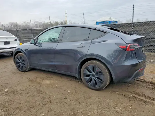 7SAYGDEE3RF168291 2024 TESLA MODEL Y - Image 2