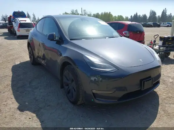 7SAYGDEE3RF177458 2024 TESLA MODEL Y - Image 1