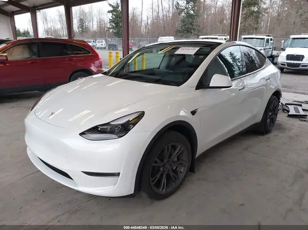 7SAYGDEE3RF191232 2024 TESLA MODEL Y - Image 2