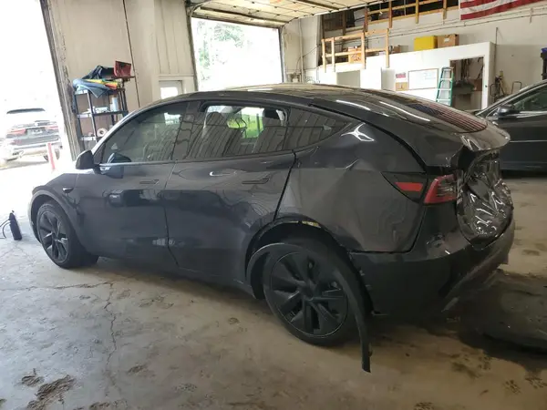7SAYGDEE3RF194213 2024 TESLA MODEL Y - Image 2