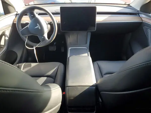 7SAYGDEE3RF195782 2024 TESLA MODEL Y - Image 8