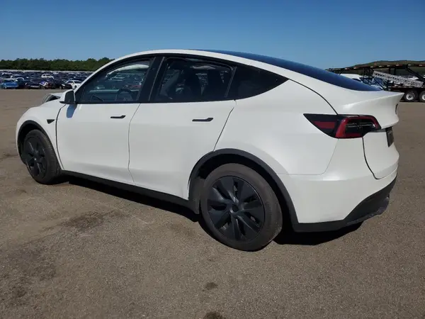 7SAYGDEE3RF199525 2024 TESLA MODEL Y - Image 2