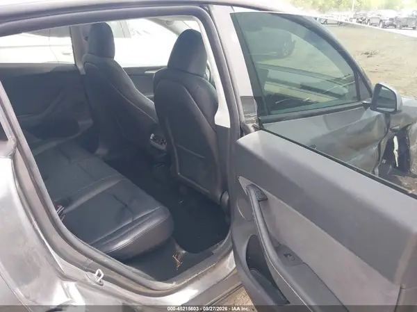 7SAYGDEE3RF199749 2024 TESLA MODEL Y - Image 8