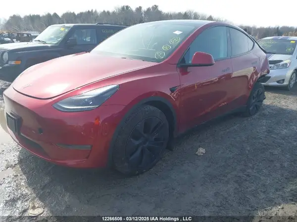7SAYGDEE3RF200575 2024 TESLA MODEL Y - Image 2