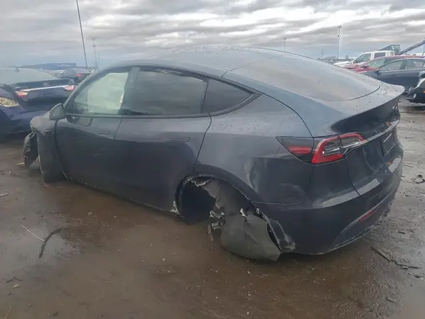 7SAYGDEE3RF208854 2024 TESLA MODEL Y - Image 2