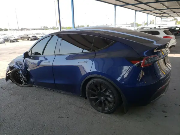 7SAYGDEE3RF981971 2024 TESLA MODEL Y - Image 2