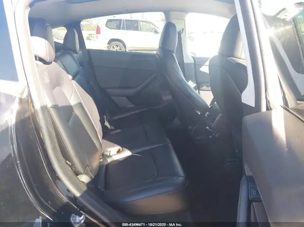 7SAYGDEE3RF983817 2024 TESLA MODEL Y - Image 8
