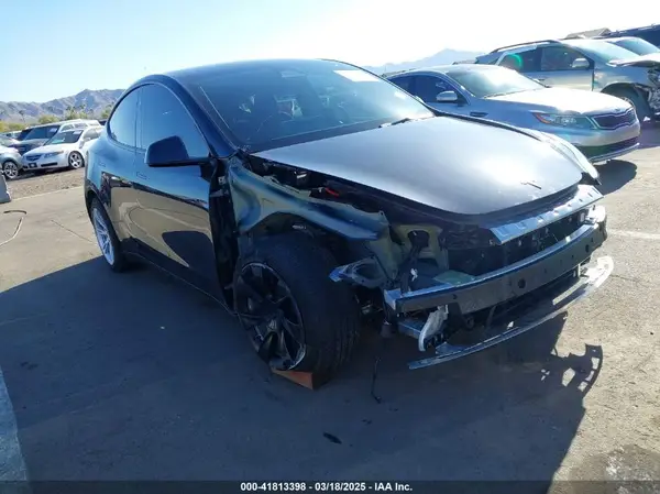 7SAYGDEE3RF984787 2024 TESLA MODEL Y - Image 1
