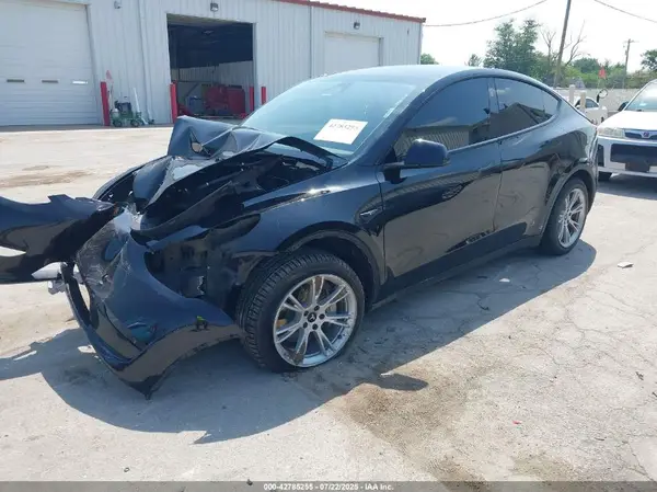 7SAYGDEE3RF987169 2024 TESLA MODEL Y - Image 2