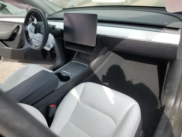 7SAYGDEE3RF991576 2024 TESLA MODEL Y - Image 8
