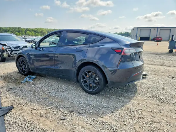 7SAYGDEE3RF993411 2024 TESLA MODEL Y - Image 2