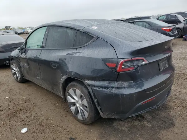 7SAYGDEE3RF993456 2024 TESLA MODEL Y - Image 2
