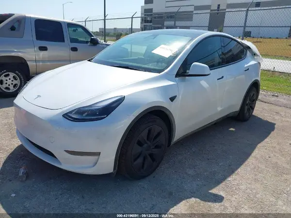 7SAYGDEE3SA343397 2025 TESLA MODEL Y - Image 2