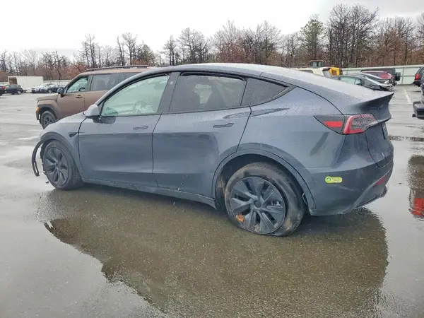 7SAYGDEE3SA343710 2025 TESLA MODEL Y - Image 2
