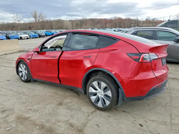 7SAYGDEE3SA350592 2025 TESLA MODEL Y - Image 2