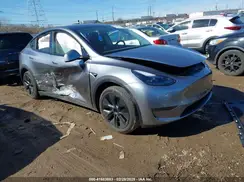 7SAYGDEE3SA351175 2025 TESLA MODEL Y