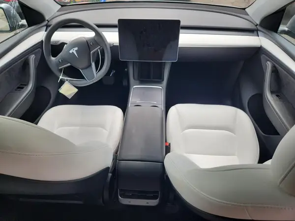 7SAYGDEE3SA359860 2025 TESLA MODEL Y - Image 8