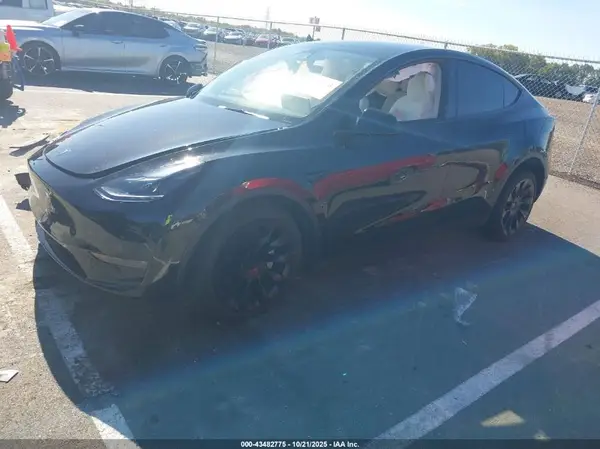 7SAYGDEE3SA361091 2025 TESLA MODEL Y - Image 2