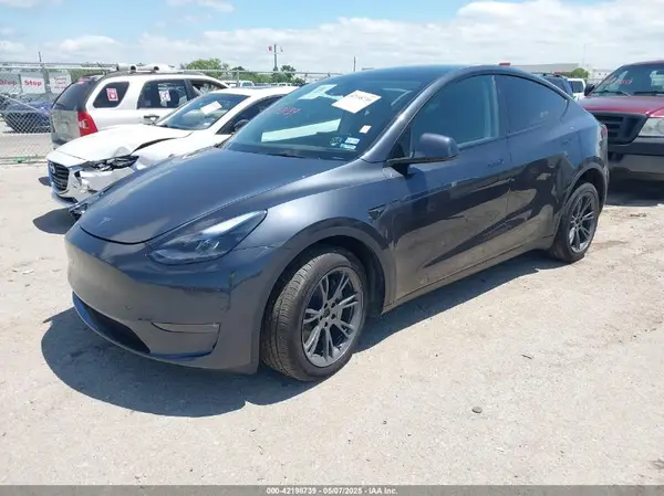 7SAYGDEE3SA364458 2025 TESLA MODEL Y - Image 2