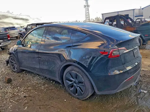 7SAYGDEE3SA366243 2025 TESLA MODEL Y - Image 2