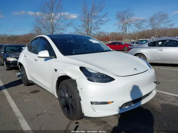 7SAYGDEE3SF223490 2025 TESLA MODEL Y - Image 1