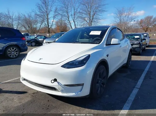 7SAYGDEE3SF223490 2025 TESLA MODEL Y - Image 2