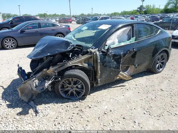 7SAYGDEE3SF229693 2025 TESLA MODEL Y - Image 2