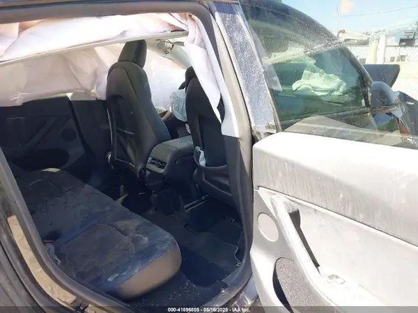 7SAYGDEE3SF229693 2025 TESLA MODEL Y - Image 8