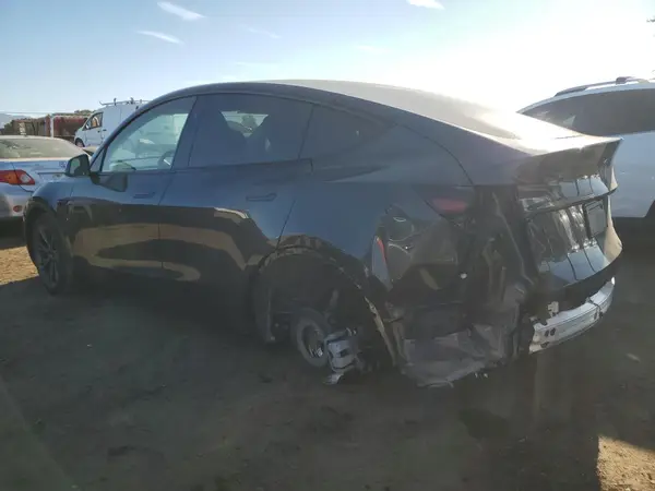 7SAYGDEE3SF241696 2025 TESLA MODEL Y - Image 2