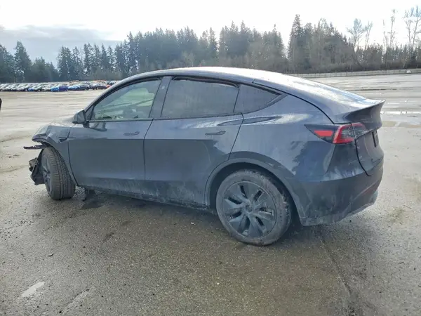 7SAYGDEE3SF241715 2025 TESLA MODEL Y - Image 2