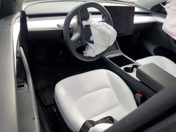 7SAYGDEE3SF241715 2025 TESLA MODEL Y - Image 8
